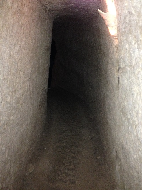 یکی از راهرو های حفر شده در شهر سه طبقه  نوش آباد در بخش آران و بیدگل کاشان